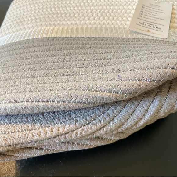 Medium Rope Handles Storage Basket 17 "L x 12.5" W x 8.5 "H Home Decor Magazines - Picture 5 of 6